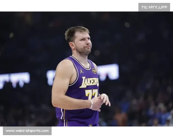 湖人半场领先鹈鹕20分，东契奇首节狂砍20分